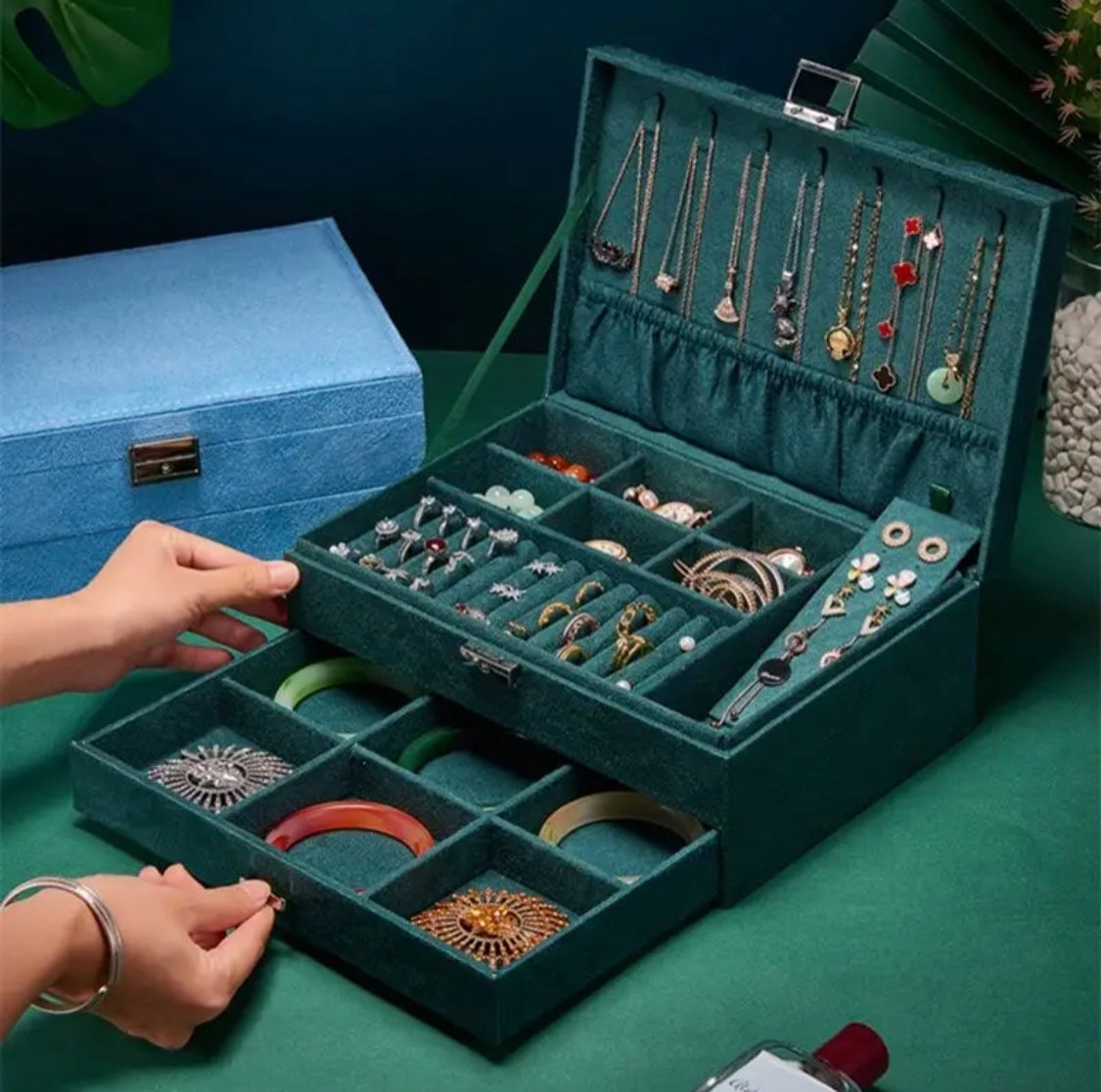 Large Capacity Jewelry Box with Lock, Premium Flannel Jewelry Box, Earrings And Rings Storage Organizer, Travel Jewelry Box Organizer with Lock Large Capacity Jewelry Box with Lock, Premium Flannel Jewelry Box, Earrings And Rings Storage Organizer, Travel Jewelry Box Organizer with Lock